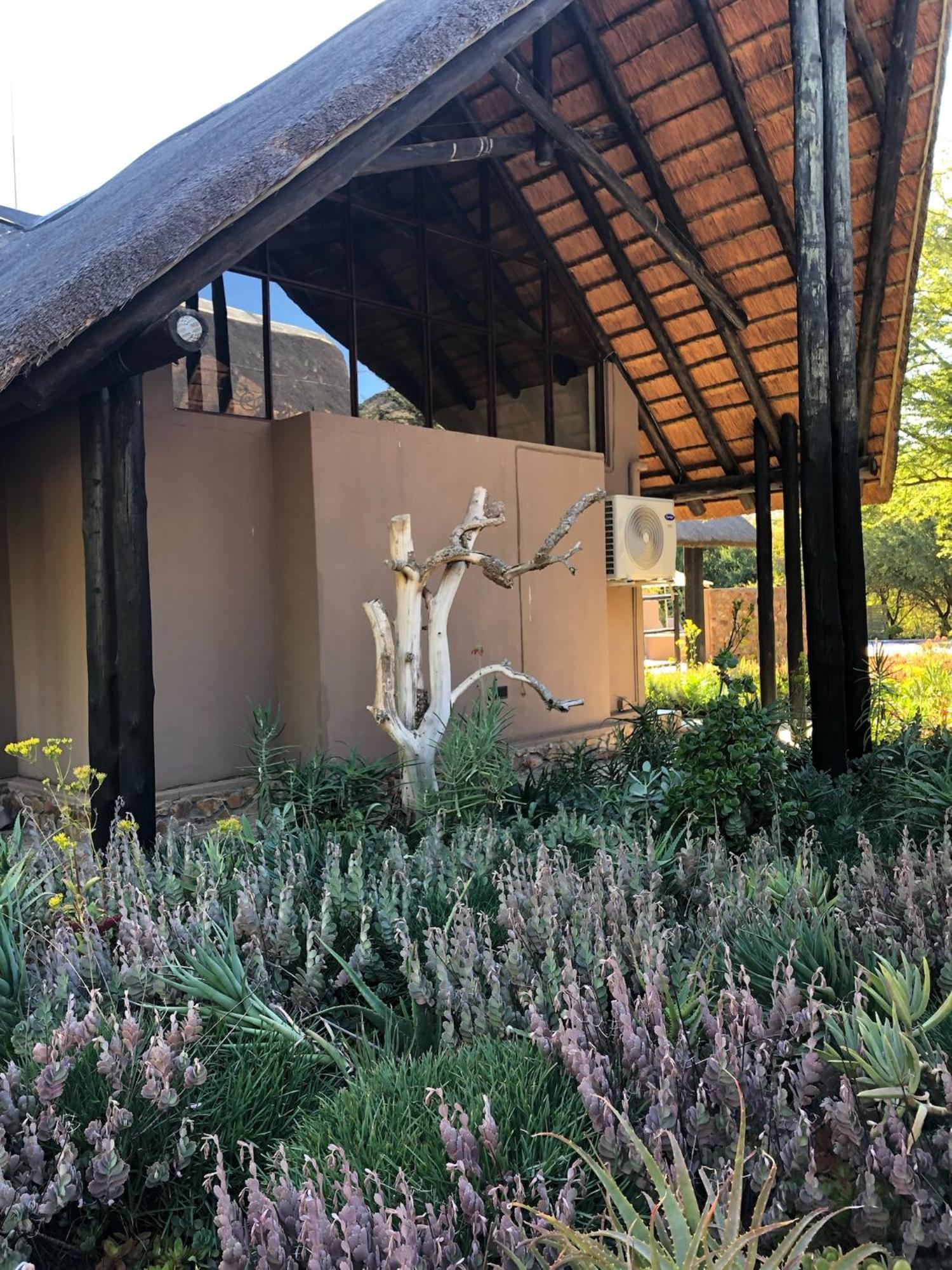 Pangolin Game Lodge - Self Catering, Incl 2 Game Drives Per Day Matlhagame Exterior photo